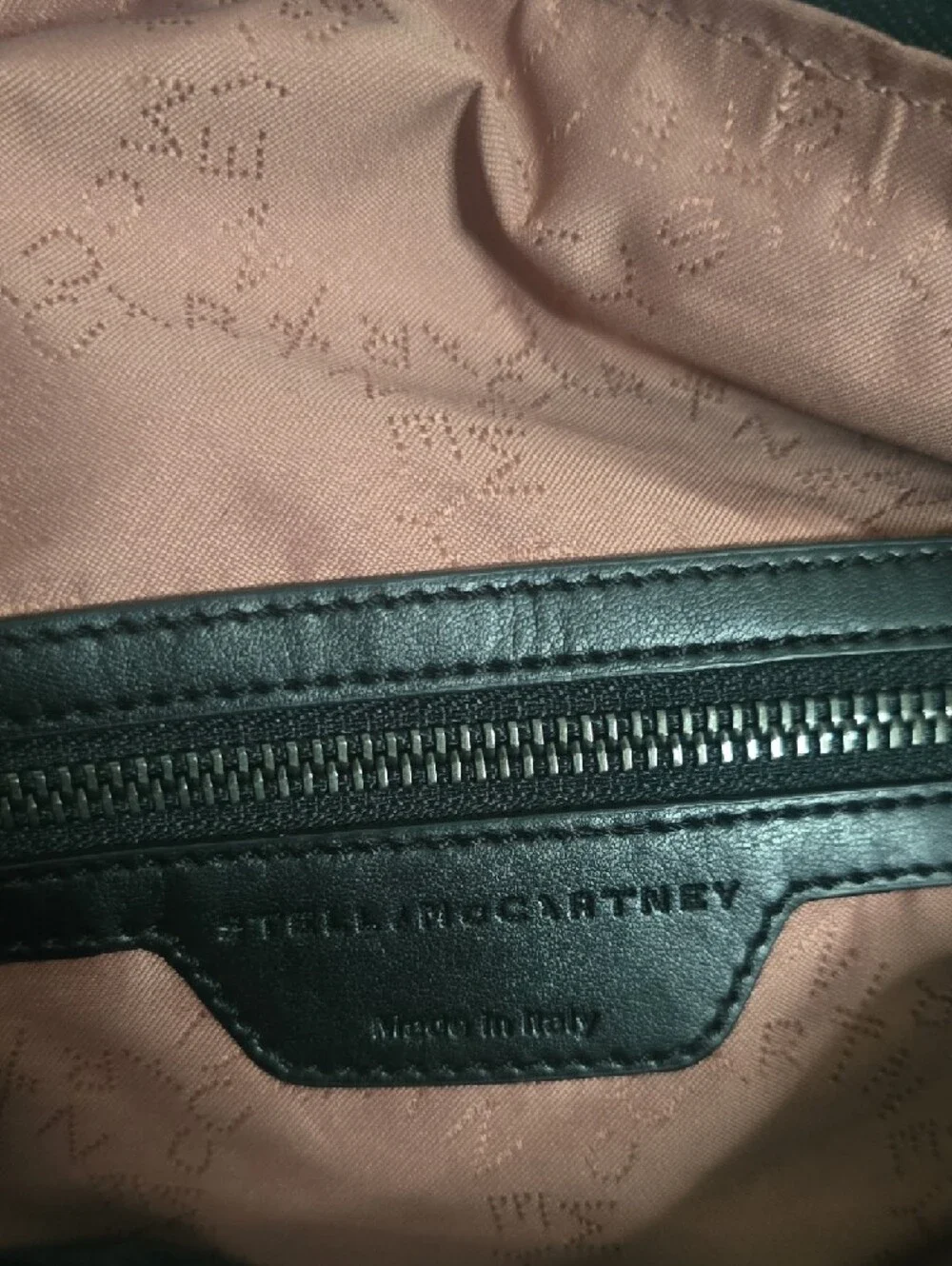 Stella McCartney Black Shine Weekender Bag W/ Silver Chain Trim (EUC)(RARE)🖤🩶 - Picture 7 of 13